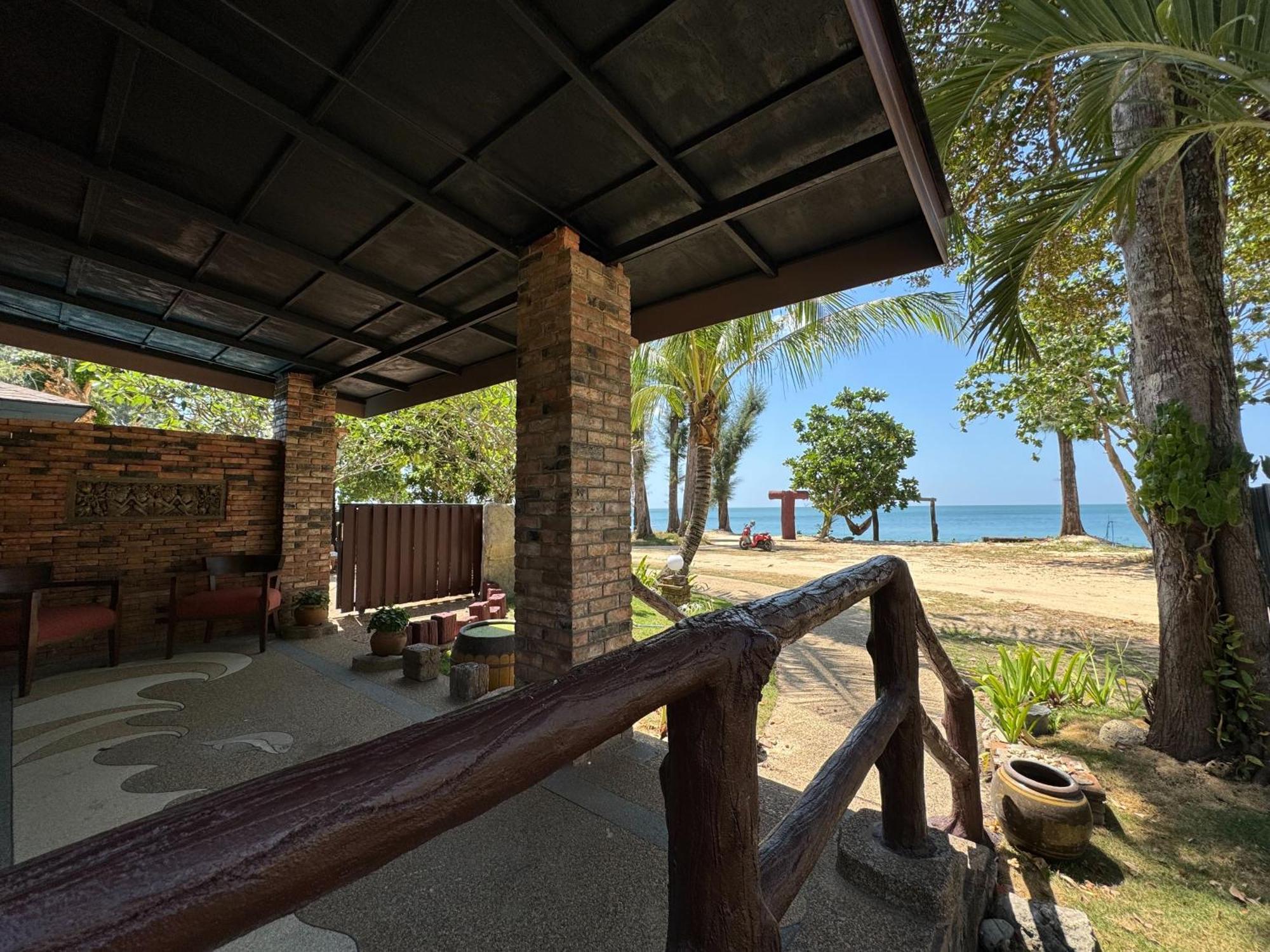 Beach Bungalow At Lanta Resort Koh Lanta Exterior foto