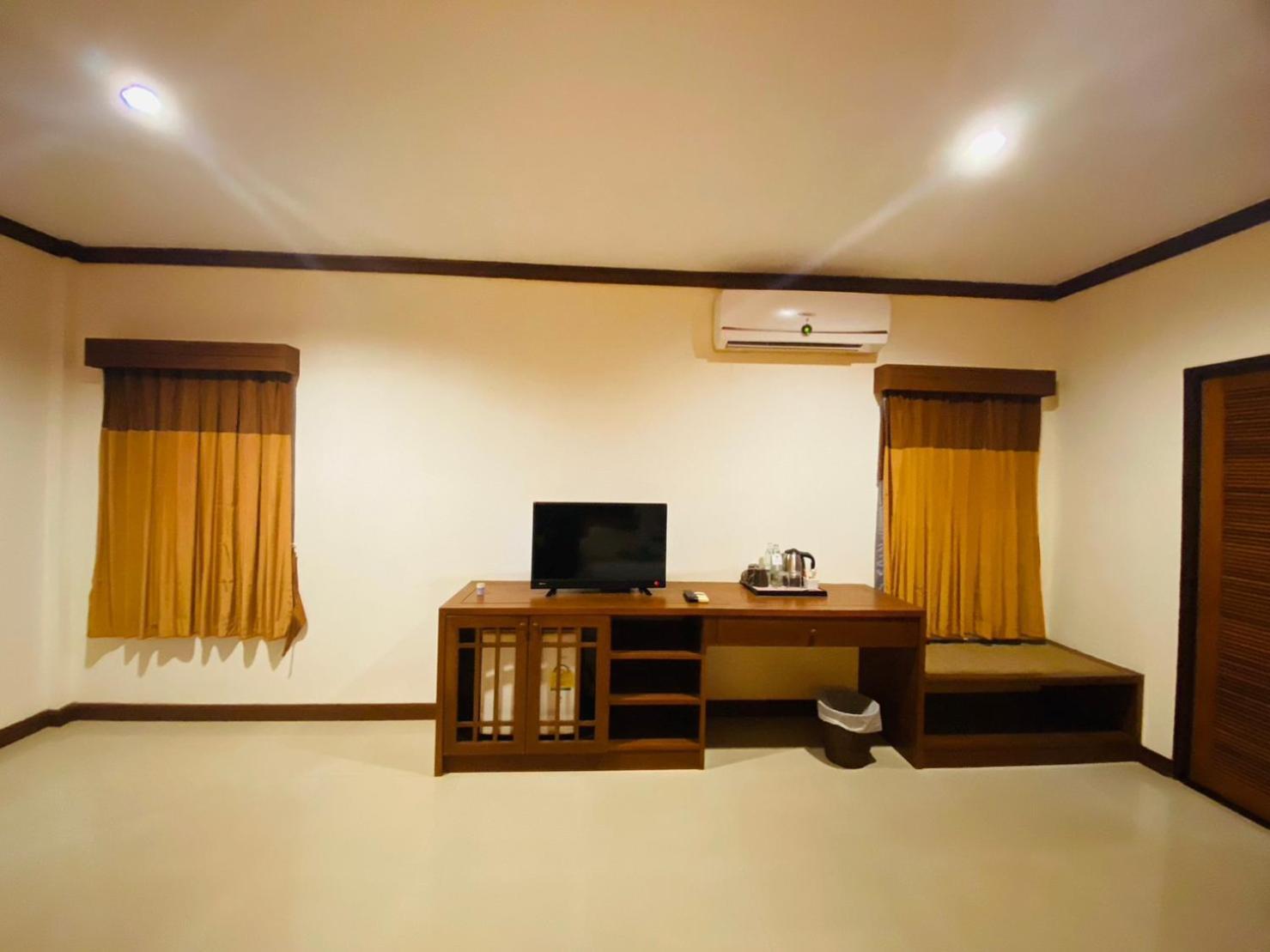 Beach Bungalow At Lanta Resort Koh Lanta Exterior foto